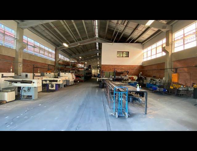 1,310M² WAREHOUSE TO LET IN WESTMEAD